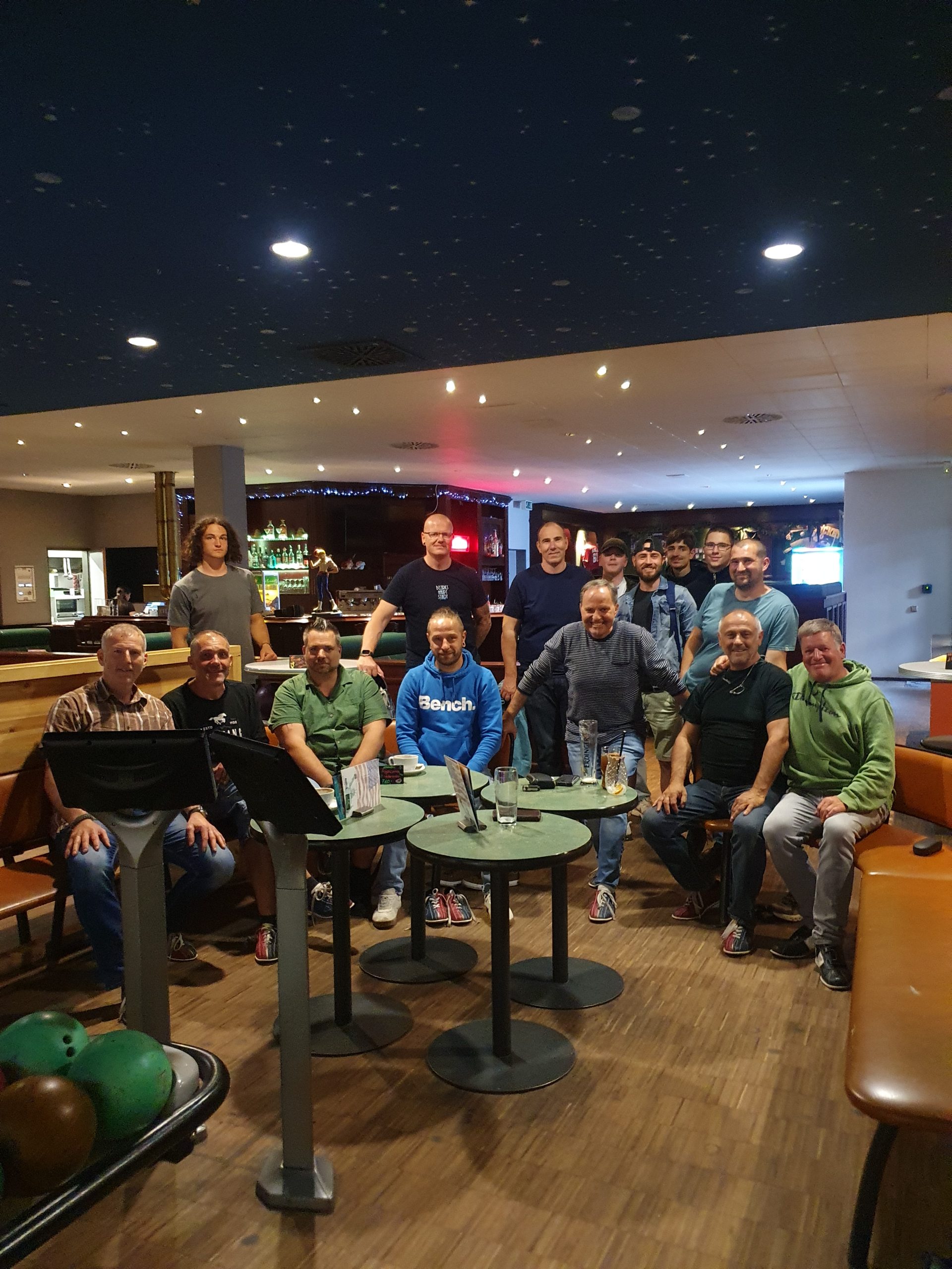 Teamevent: Bowlingabend & Grillen